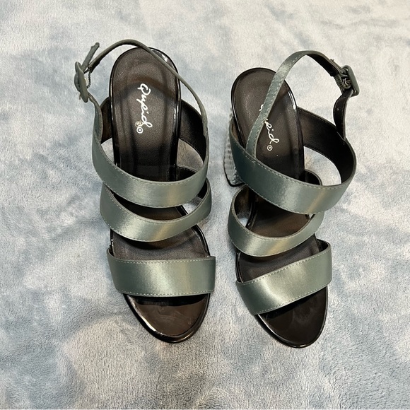 Qupid Burch-05 3 Strap Heels Green and Black Size 6.5 - Picture 2 of 3